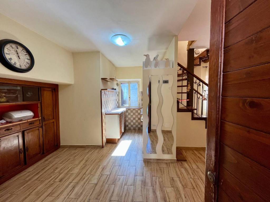 intera palazzina in vendita a Segni