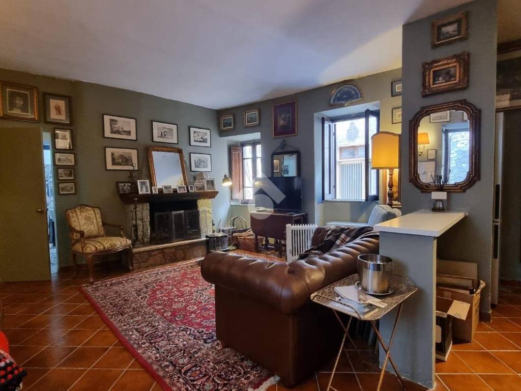 intera palazzina in vendita a Segni