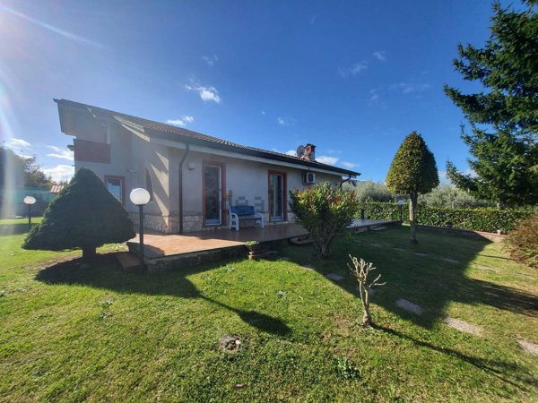 casa indipendente in vendita a Segni