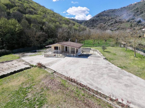 casa indipendente in vendita a Segni