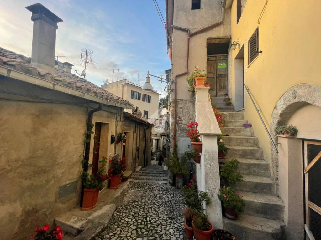 casa indipendente in vendita a Subiaco