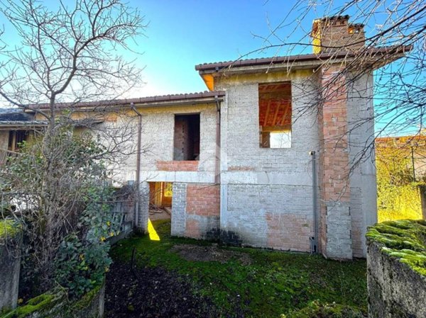 casa indipendente in vendita a Subiaco