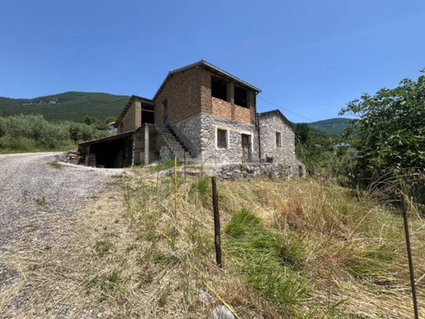 casa indipendente in vendita a Subiaco in zona Vignola