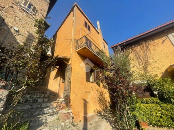 casa indipendente in vendita a Subiaco