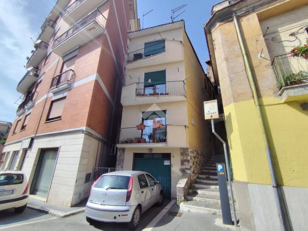 intera palazzina in vendita a Subiaco