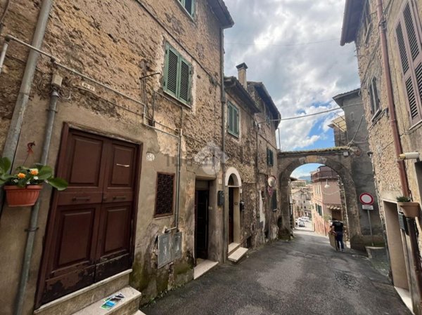 appartamento in vendita a Subiaco