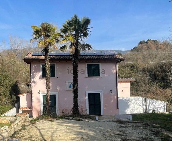 casa indipendente in vendita a Subiaco