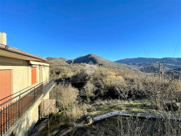 casa indipendente in vendita a Subiaco