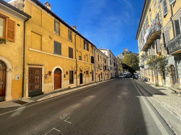 appartamento in vendita a Subiaco
