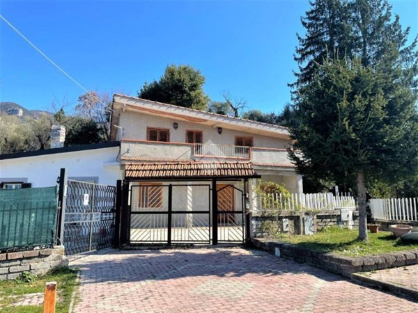 casa indipendente in vendita a Subiaco