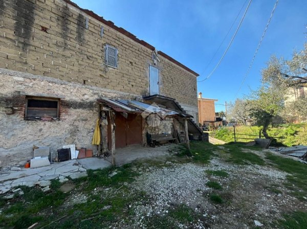 casa indipendente in vendita a Subiaco