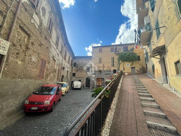 appartamento in vendita a Subiaco