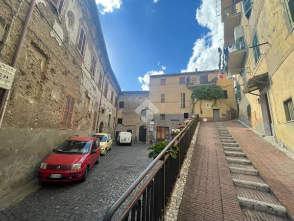 appartamento in vendita a Subiaco