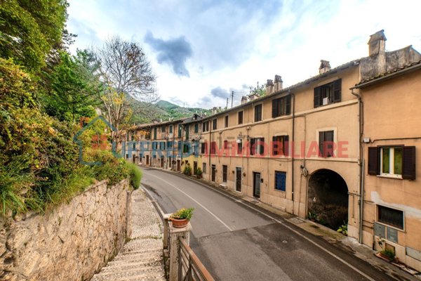 appartamento in vendita a Subiaco