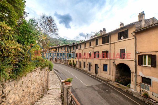 appartamento in vendita a Subiaco