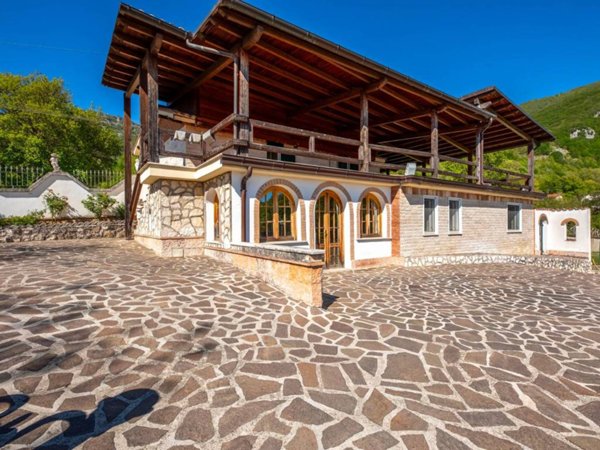 casa indipendente in vendita a Subiaco in zona Vignola