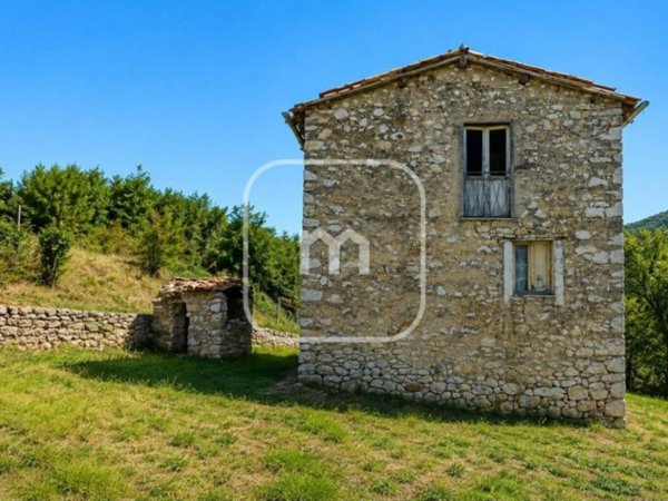 casa indipendente in vendita a Subiaco in zona Vignola