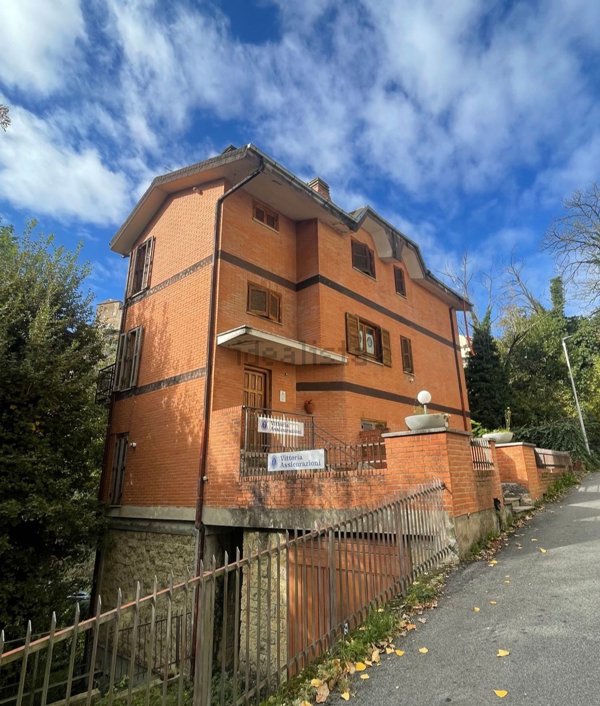 appartamento in vendita a Subiaco in zona Vignola