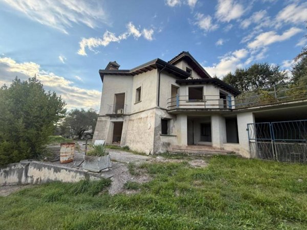 casa indipendente in vendita a Subiaco in zona Vignola