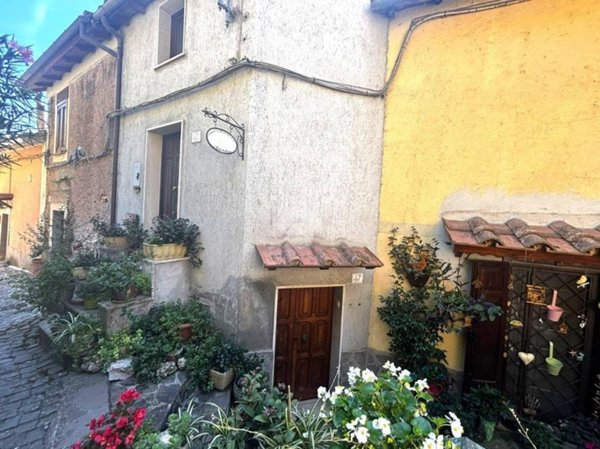 appartamento in vendita a Subiaco in zona Vignola