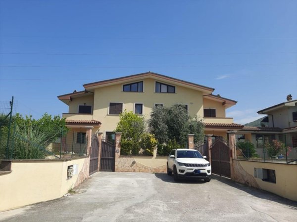 villa in vendita a Tivoli in zona Campolimpido