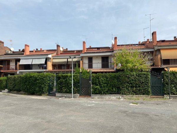 casa indipendente in vendita a Tivoli in zona Villa Adriana