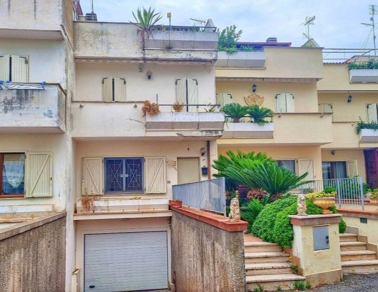 casa indipendente in vendita a Tivoli
