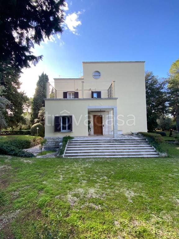 casa indipendente in vendita a Tivoli in zona Villa Adriana