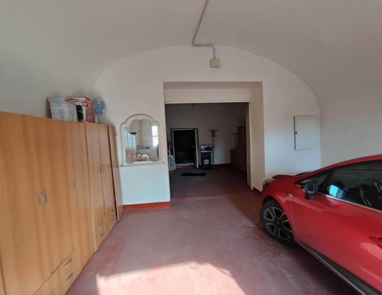 locale di sgombero in vendita a Tivoli