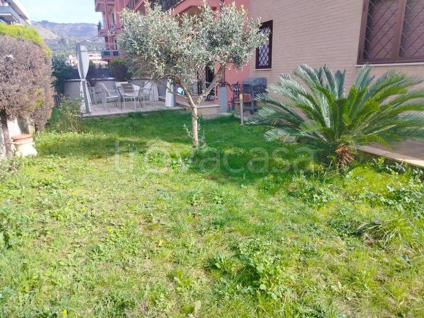 appartamento in vendita a Tivoli in zona Campolimpido