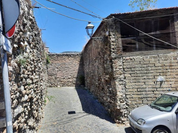 intera palazzina in vendita a Tivoli
