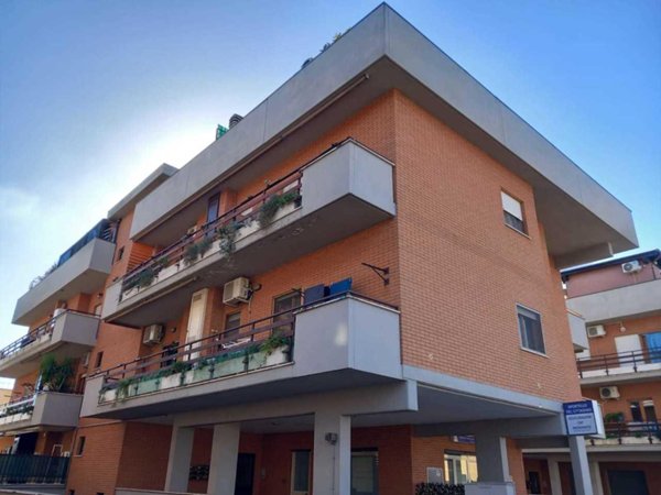 appartamento in vendita a Tivoli in zona Campolimpido