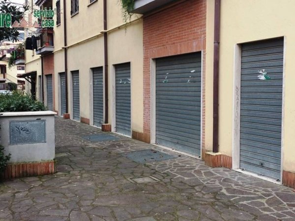negozio in vendita a Tivoli in zona Favale