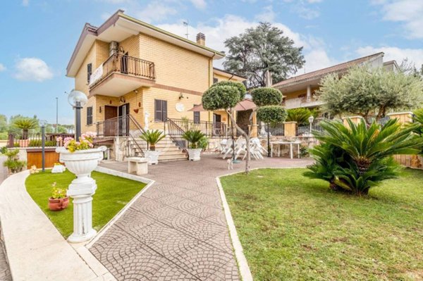 casa indipendente in vendita a Tivoli