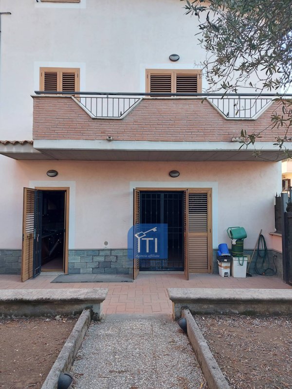 villa in vendita a Tivoli in zona Terme