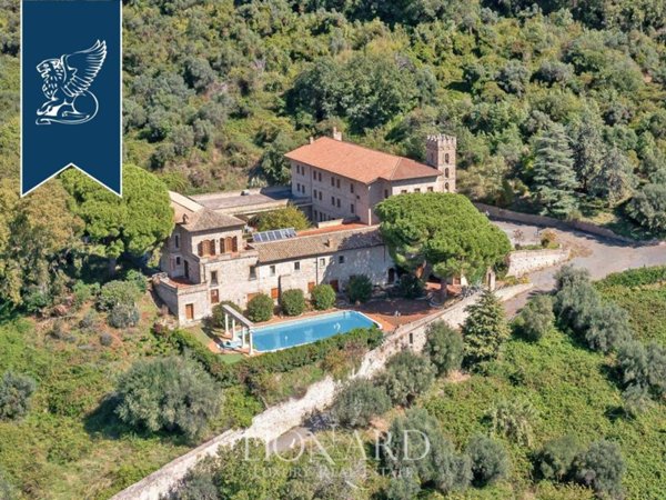 intera palazzina in vendita a Tivoli in zona Favale