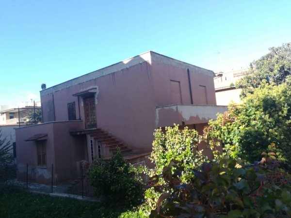 casa indipendente in vendita a Tivoli in zona Villa Adriana