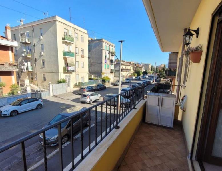 appartamento in vendita a Tivoli in zona Terme