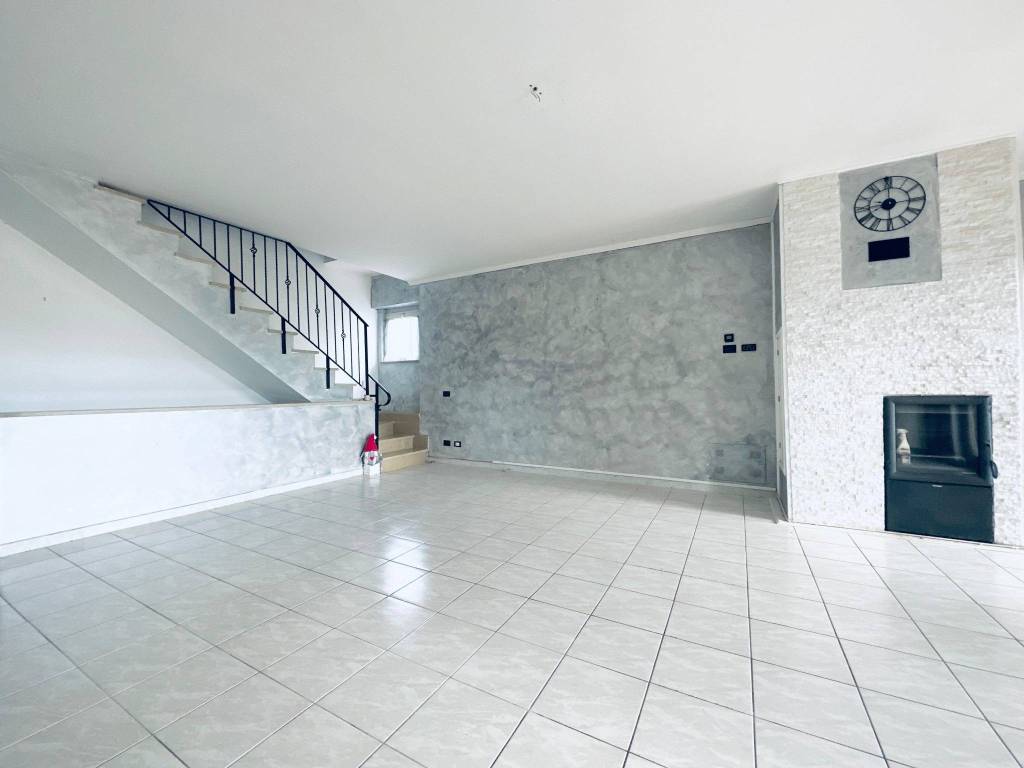 casa indipendente in vendita a Tivoli
