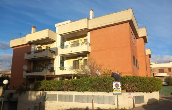 appartamento in vendita a Tivoli in zona Campolimpido
