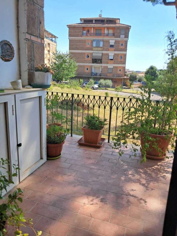 casa indipendente in vendita a Tivoli in zona Villa Adriana