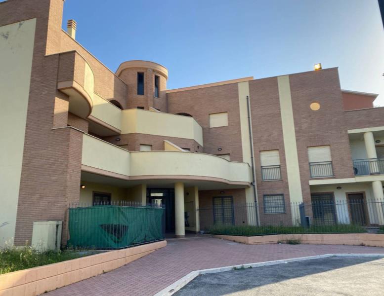 appartamento in vendita a Tivoli in zona Terme