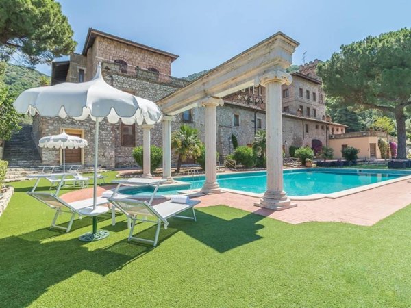 intera palazzina in vendita a Tivoli
