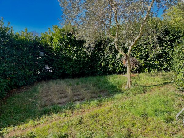 appartamento in vendita a Tivoli in zona Villaggio Adriano