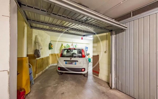 negozio in vendita a Tivoli in zona Terme