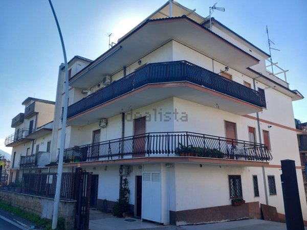 appartamento in vendita a Tivoli in zona Campolimpido