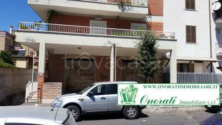negozio in vendita a Tivoli in zona Terme
