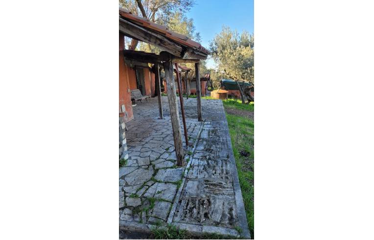 casa indipendente in vendita a Tivoli in zona Villa Adriana