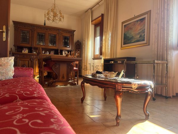 appartamento in vendita a Tivoli in zona Campolimpido