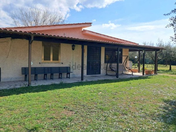 casa indipendente in vendita a Tivoli in zona Terme